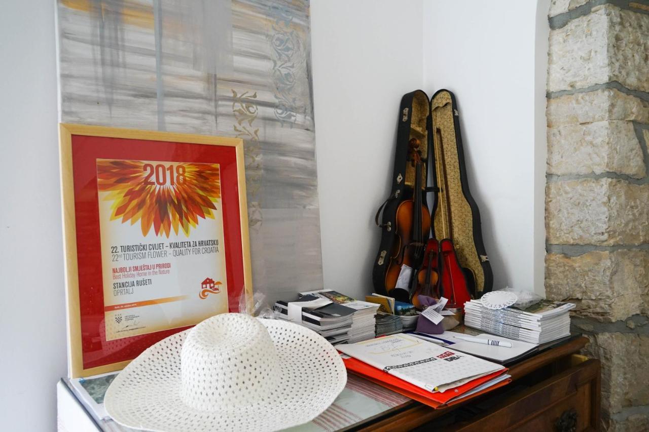 Stancija Ruseti Bed & Breakfast Oprtalj Ngoại thất bức ảnh