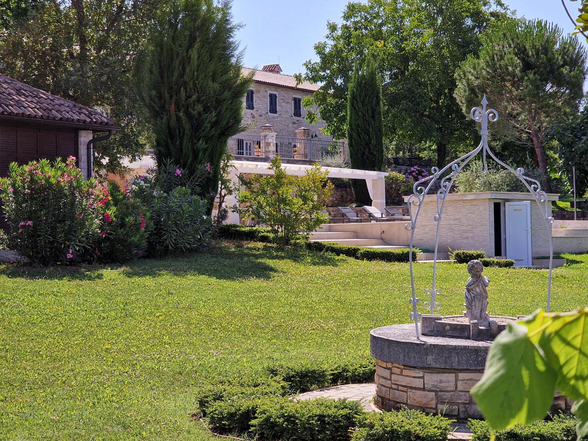Stancija Ruseti Bed & Breakfast Oprtalj Ngoại thất bức ảnh